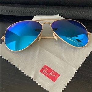 Unisex Blue aviator ray bans